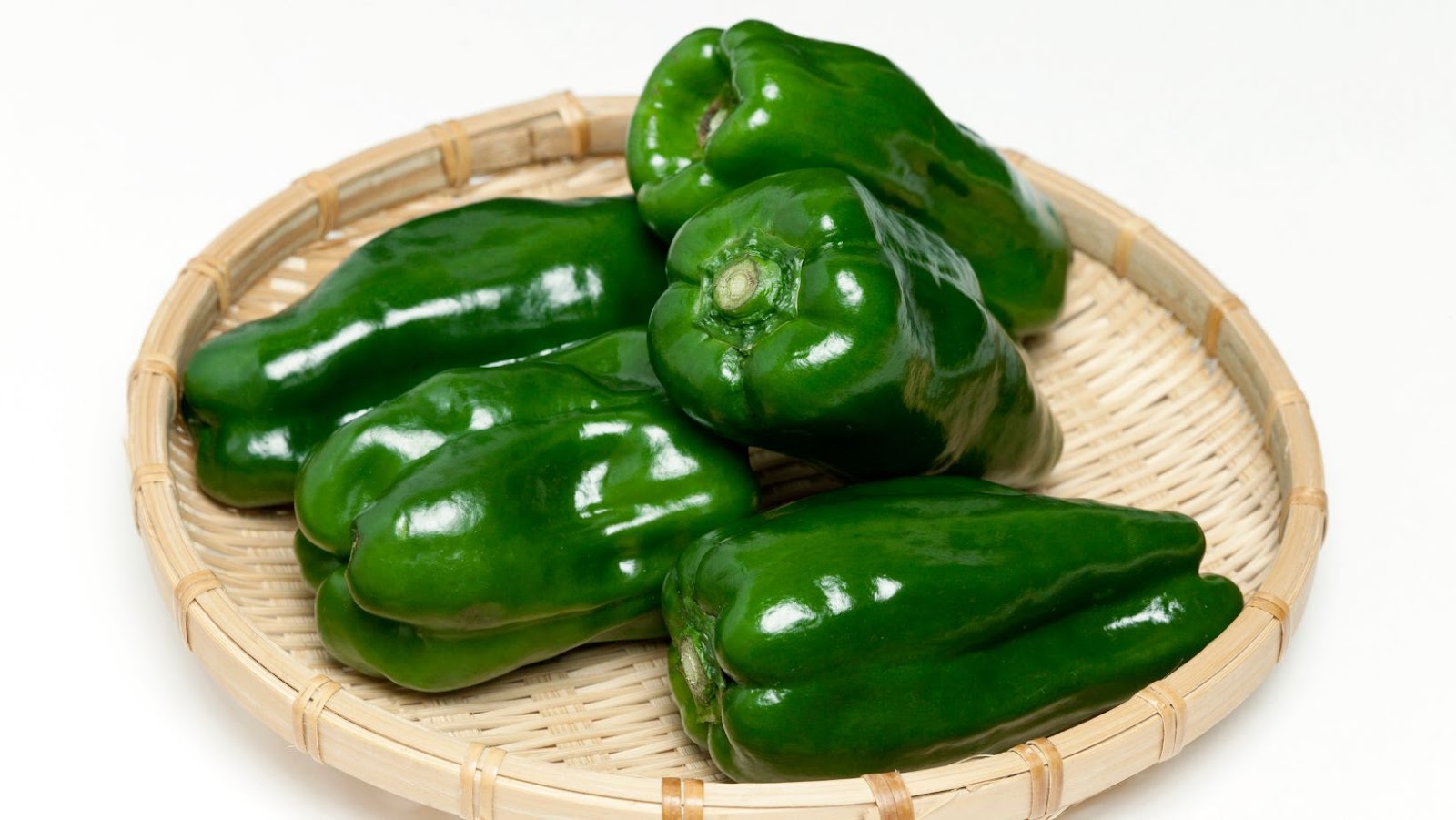 The many benefits of eating green peppers Help In Us