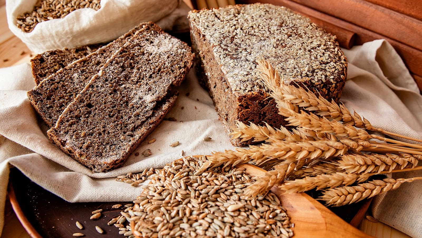 great-low-carb-rye-bread-2-loaves